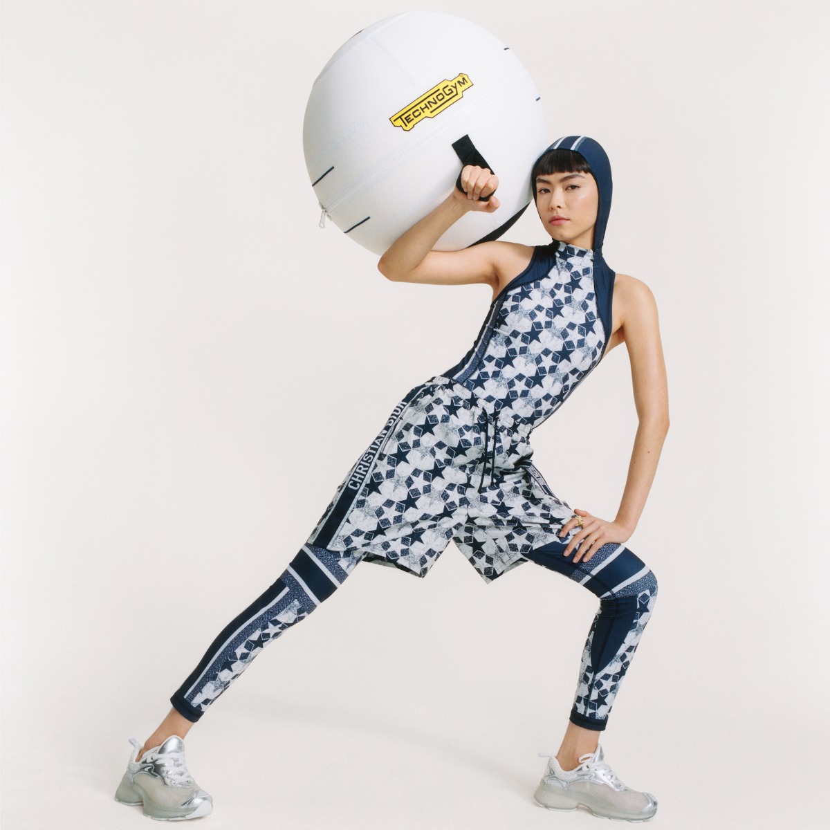 1.DIORXTECHNOGYM_1X1_0005_1621_IMGN_LJC211125_DIOR_TECHNOGYM_03_sRGB_F1